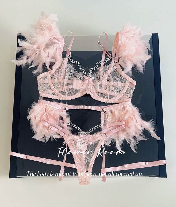 Flower Room【Pink Cherry Blossom Angel】Heavy Feather Design Heavy Feather Lace Eyelash Lingerie Set