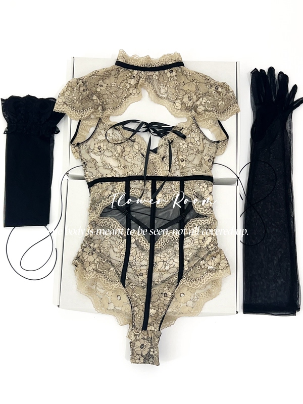 Flower Room【Dark Night Castle】Heavy Lace, Sexy Straps, Right-Angle Shoulder Design, One-Piece, Super Elegant