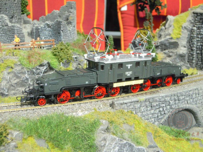 欧洲铁路巨兽~大鳄鱼电力机车