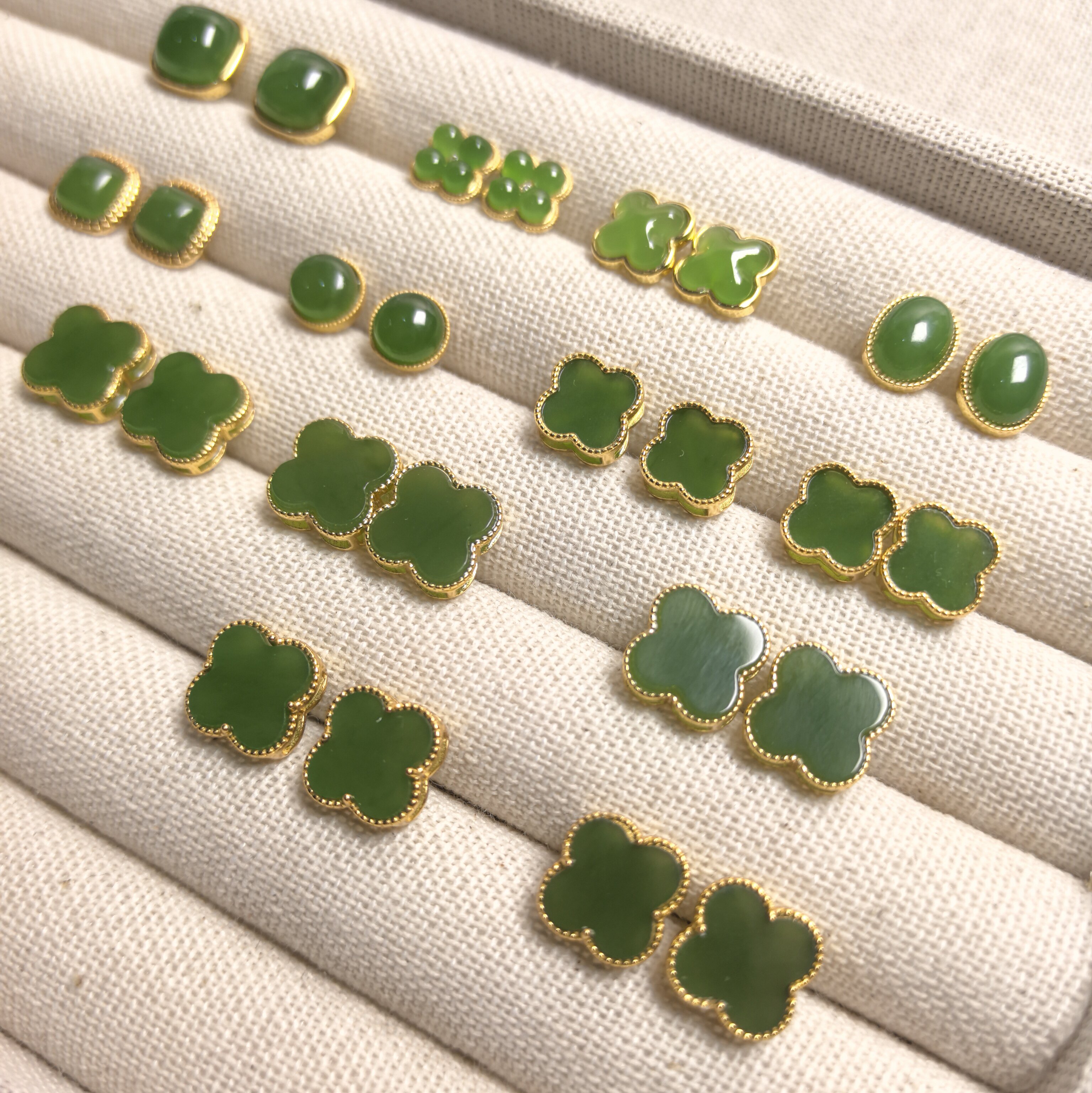 实拍天然和田玉碧玉小花四叶草耳钉 | 925银K金镶嵌,时尚耳饰新宠💖-耳饰-淘宝百科网