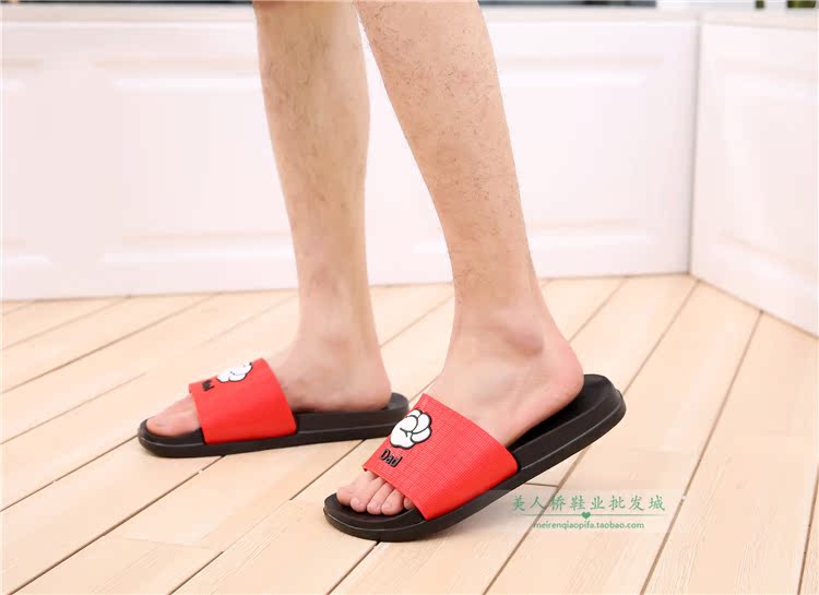 Cầu làm đẹp Dép nam mùa hè Gia đình dễ thương Ba Cha mẹ trẻ em Dép trong nhà Phòng tắm không trơn trượt Kéo bọt nhẹ dép rọ gucci