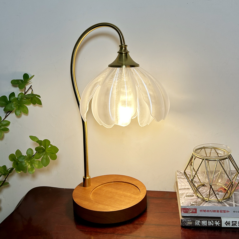 French-Style Solid Wood Petal Table Lamp, Creative, Romantic and Warm Bedroom Bedside Table Lamp, 3D Printed High-Value Atmosphere Lighting