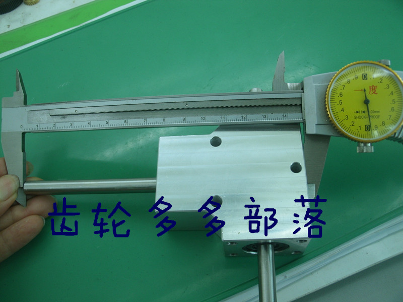 Waterproof corner gear spiral bevel gear box 90 degrees Double lose shaft 8 mm Out of speed reduction ratio 1: 1 single output