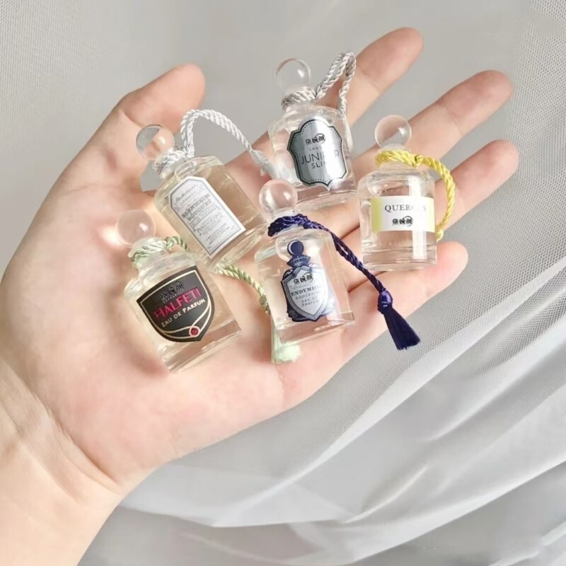 Q Version of the Shepherd Boy's Love, Gentle Elizabethan Rose, Patchouli, Oud, Gin, Authentic Perfume Sample