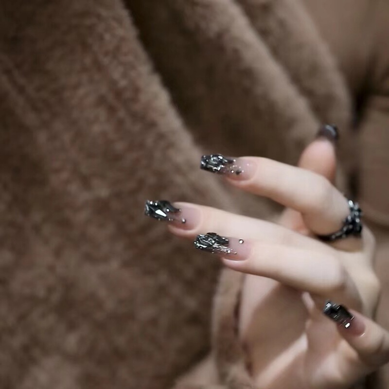 Purely Handmade Mid-Length Black Gradient Sparkling Rhinestone Nail Art, Personalized and Fashionable, Skin-Brightening Wearable Nails, 10 Pieces