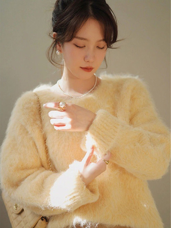 French-Style Cream Mohair Sweater for Women, Suitable for Outerwear in Autumn and Winter, Thickened with a High-End Feel, Mink Velvet Knit, Soft and Cozy Top French-Style Cream Mohair Sweater for Women, Suitable for Outerwear in Autumn and Winter, Thickened with a High-End Feel, Mink Velvet Knit, Soft and Cozy Top
