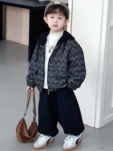 Boys' Autumn and Winter Padded Jacket 2025 New Stylish Children's Thick Cotton Coat Baby Double Cotton Winter Baseball Jacket