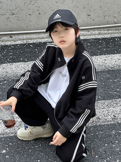 Boys' Spring and Autumn Jacket 2025 New Children's Autumn Wear Stand Collar Windproof Cardigan Top Boys' Trendy Sportswear