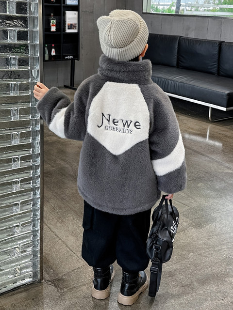 Boys' Winter Clothing, Fleece-Lined and Thickened Mink Fur Sweater, 2025 New Stylish Jacket, Children's Winter Clothing, Warm Cotton Coat