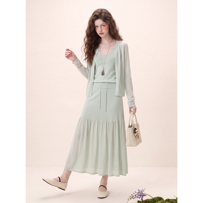 Light Mint Green Round-Neck Knitted Cardigan with Drawstring Suspender Skirt, Korean Style Outfit, Complete Set, 2026 New Women's Fashion