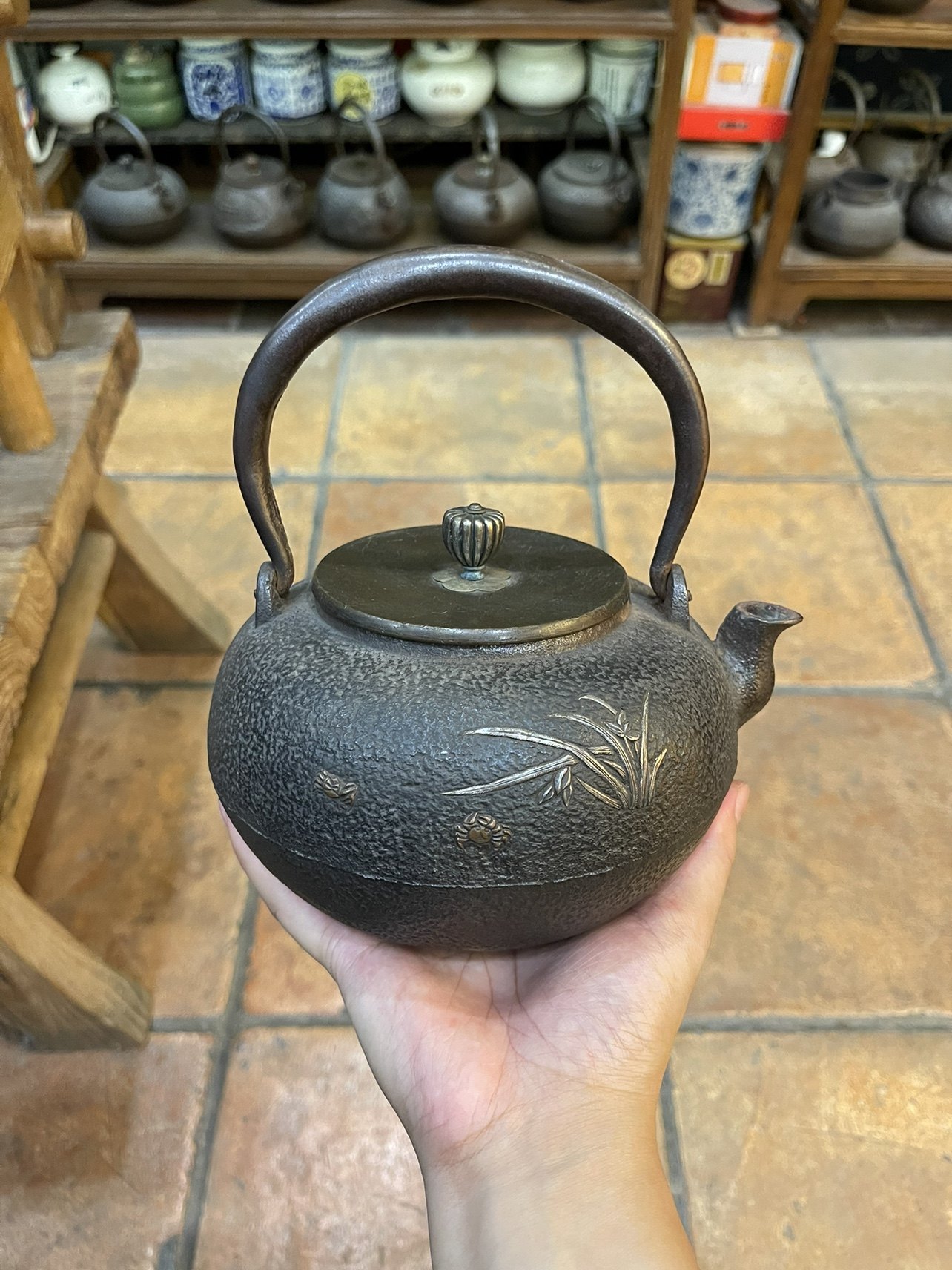 晴寿堂造日本老铁壶金银镶嵌岩肌古砂铁壶高端茶器龙文堂