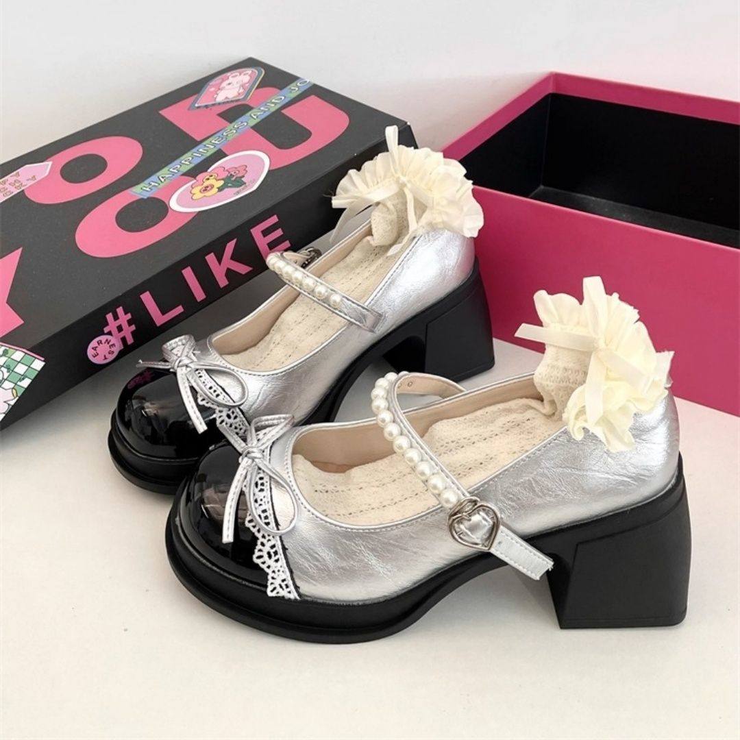 French retro silver Mary Jane shoes for women, new spring/autumn 2026 style, thick-soled chunky heel high heels to match skirts.