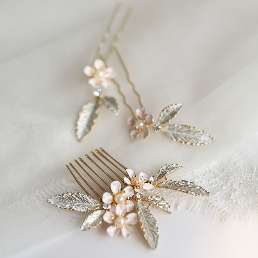 New Western-style bridal hair ornaments small flowers embellish exquisite small hair comb hairpin high-grade metal hair ornaments wedding headdress