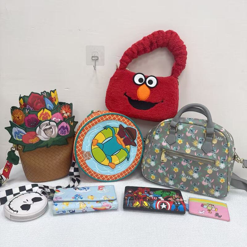 Special Deals on Miscellaneous Foreign Trade Items! American Cartoon Anime Merchandise D Collaboration Wallet, Shoulder Crossbody Bag Special Deals on Miscellaneous Foreign Trade Items! American Cartoon Anime Merchandise D Collaboration Wallet, Shoulder Crossbody Bag