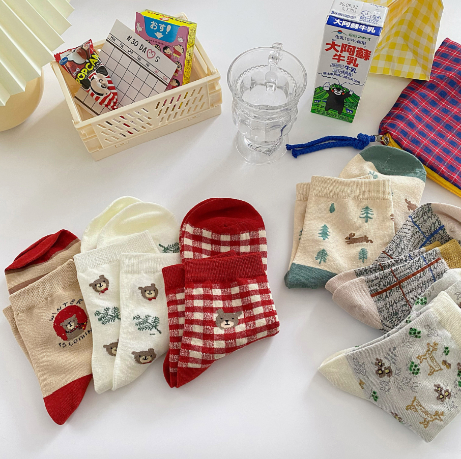 Socks female middle tube ins tide all-match cute Japanese college style cartoon bear autumn and winter girls lace stockings