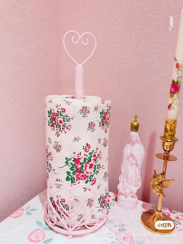 Heart-Shaped Kitchen Paper Towel Holder, Cling Film Roll Holder, Desktop Vertical Storage Rack, Storage Hanging Rack, Tissue Paper Holder Ornament Heart-Shaped Kitchen Paper Towel Holder, Cling Film Roll Holder, Desktop Vertical Storage Rack, Storage Hanging Rack, Tissue Paper Holder Ornament