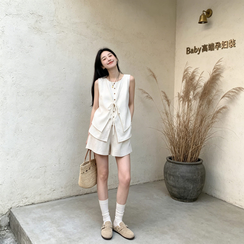 Linen Maternity Suit, Summer Plus Size Casual Old Money Style Fake Two-Piece Top + Shorts, Two-Piece Set for Commuting during Pregnancy Linen Maternity Suit, Summer Plus Size Casual Old Money Style Fake Two-Piece Top + Shorts, Two-Piece Set for Commuting during Pregnancy