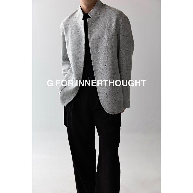 G for Innerthought Custom Woven Tweed Chanel-Style Silver Buckle Lightweight New Chinese-Style Jacket Suit with Stand Collar