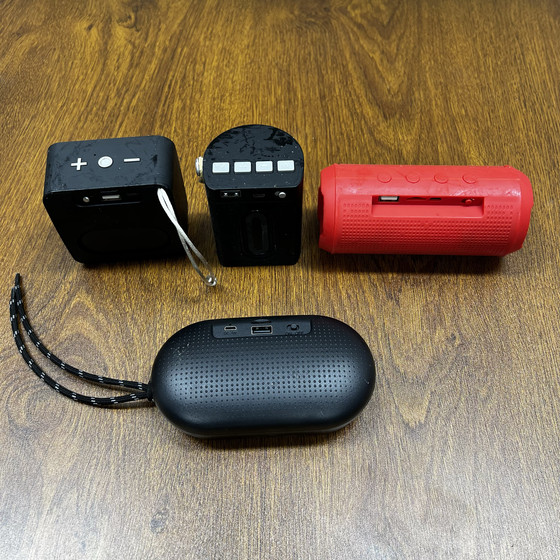 다양한 Bluetooth 스피커, 끈적 끈적한 손, DIY는 무작위로 보냈습니다