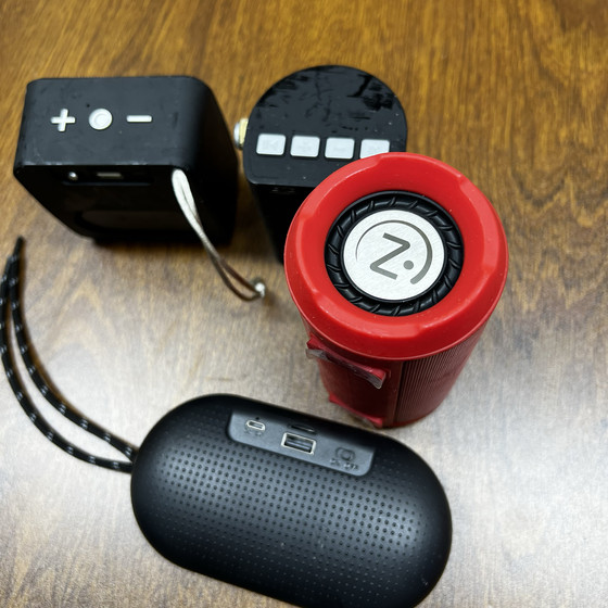 다양한 Bluetooth 스피커, 끈적 끈적한 손, DIY는 무작위로 보냈습니다