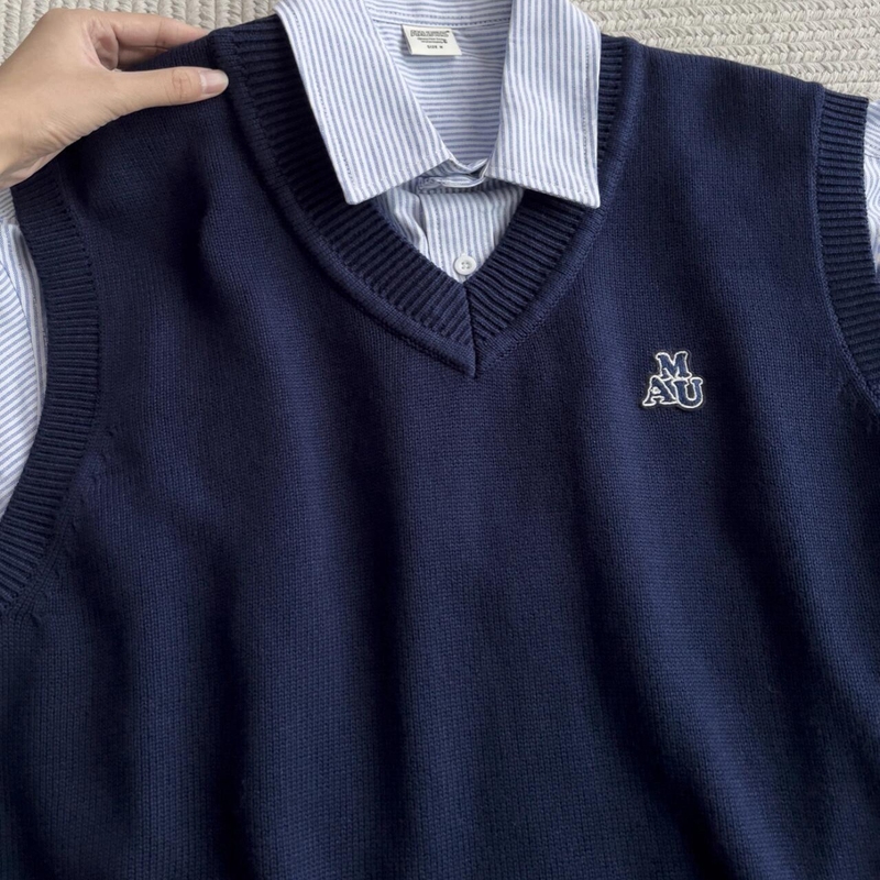 V-Neck Sweater Vest for Men 2026 Early Spring New Japanese Style Casual Embroidered Knitwear Loose Sleeveless Vest