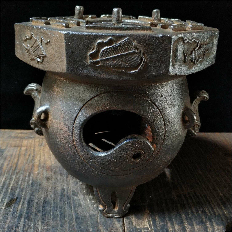 Antique Antique Hot Selling Collection Old Iron Bagua Dark Eight Immortals Beast Head Stove Carbon Stove Heating Stove Good Products