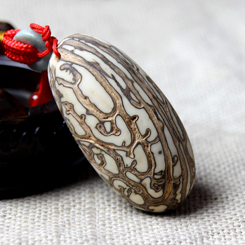 Natural one thousand eye Bodhi Bodhi Seeds Original Seed Handlebar Piece Key Button hand polished Venetian Play Ornament