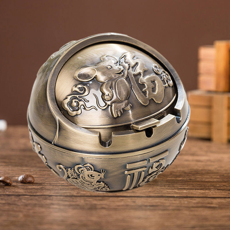 New creative smoking Ashtray Fashion with cover Subnet Red windproof and resistant metal Home Retro Big Tobacco Ashtray