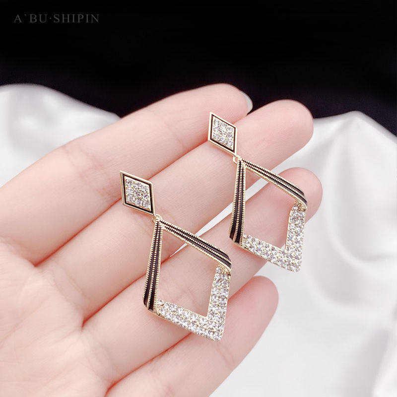 Geometric diamond earrings 925 silver needle atmospheric earrings pendant pendant female temperament fashion personality long version exquisite ear jewelry