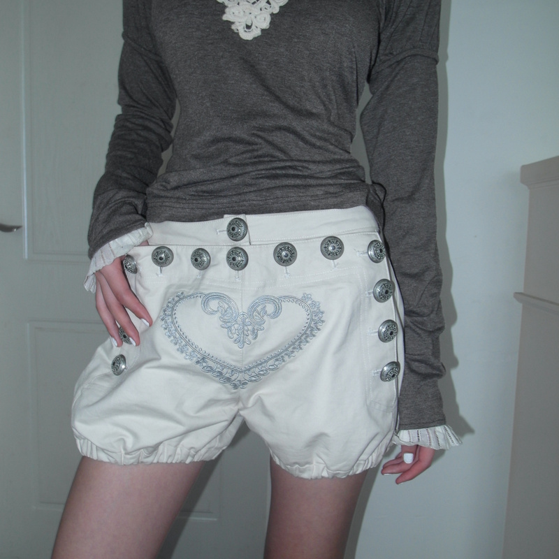 Snowcastle Medieval Heart Embroidery Court Style Heavy Craft Napoleon Button Layered Bloomers Hot Pants