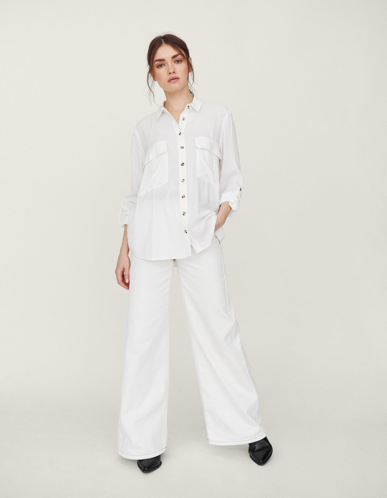 Áo sơ mi công sở trắng Stradivarius 2018 mới cổ áo sơ mi cổ đứng mùa thu 06011370004 sơ mi trắng nữ