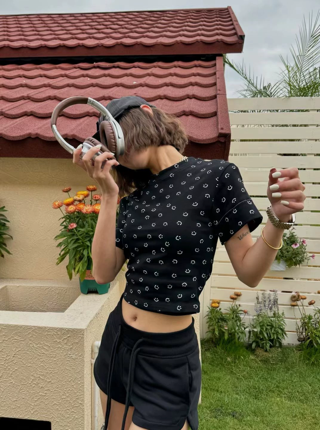 Натуральные плечевые накладки, весенняя футболка, облегающая, slim fit, с коротким рукавом