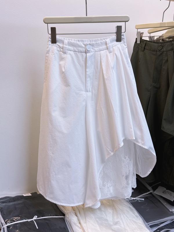 High-End European Style Elastic High-Waisted Lace Patchwork Capri Pants for Women, 2026 New Summer Thin Irregular Mid-Length Pants