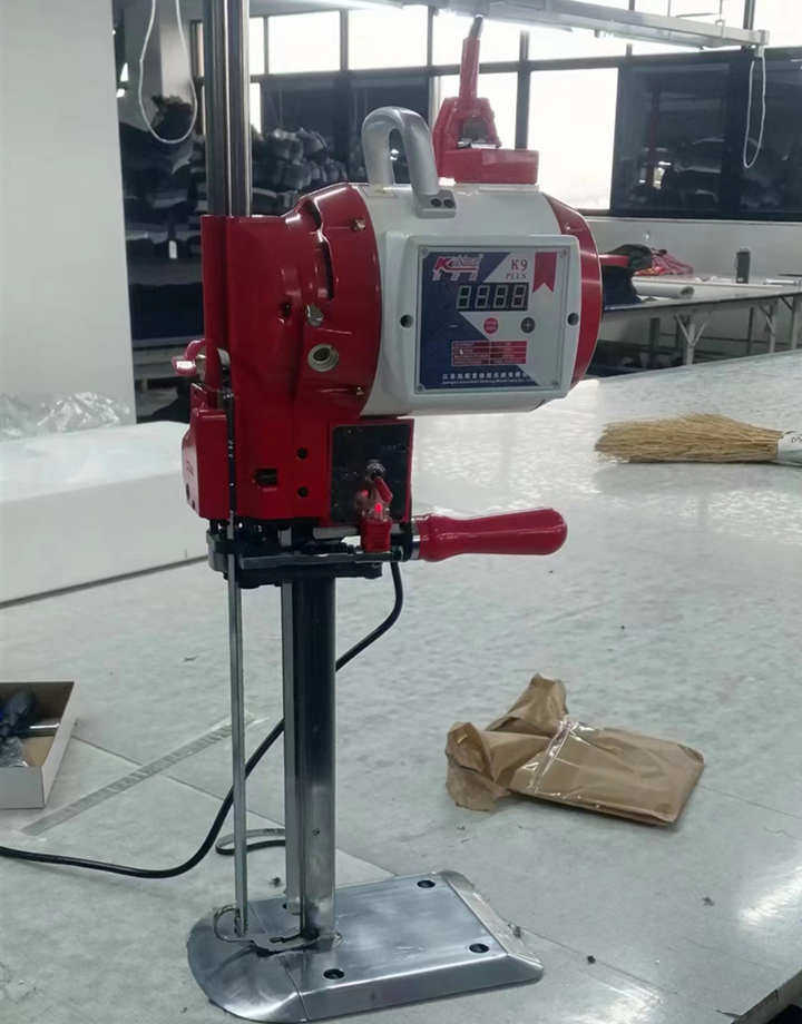 凯斯曼K9PLUS大功率裁剪机电脑伺服可调速裁布刀裁床电剪刀详情10