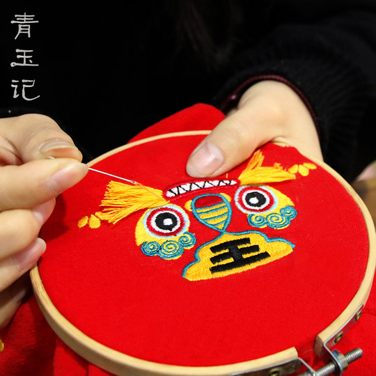 Qingyuji Original Handmade Little Tiger Doll Baby Full Moon DIY Red Fabric Traditional Tiger Mascot Doll