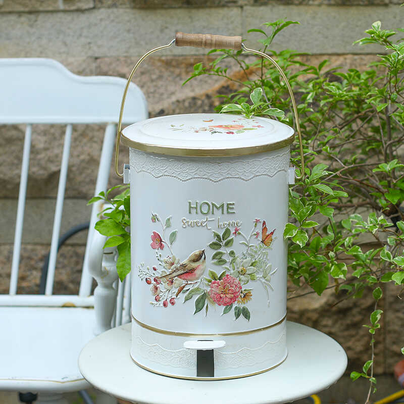 European-Style Metal Trash Can for Outdoor Gardens, Home Kitchens, Living Rooms, Bathrooms, Large Size, Foot-Operated with Lid
