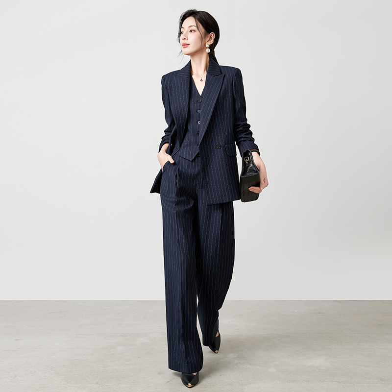 Elegant Goddess Style Professional Suit Set with Striped Wide-Leg Pants, Fashionable Casual Blazer for Fall/Winter 2025 Outfits