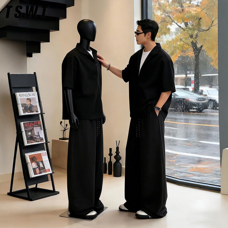 Plus Size 150kg Black Faux Two-Piece Short-Sleeve Shirt and Pants Set for Men, Summer Old Money Style Outfit Complete Set