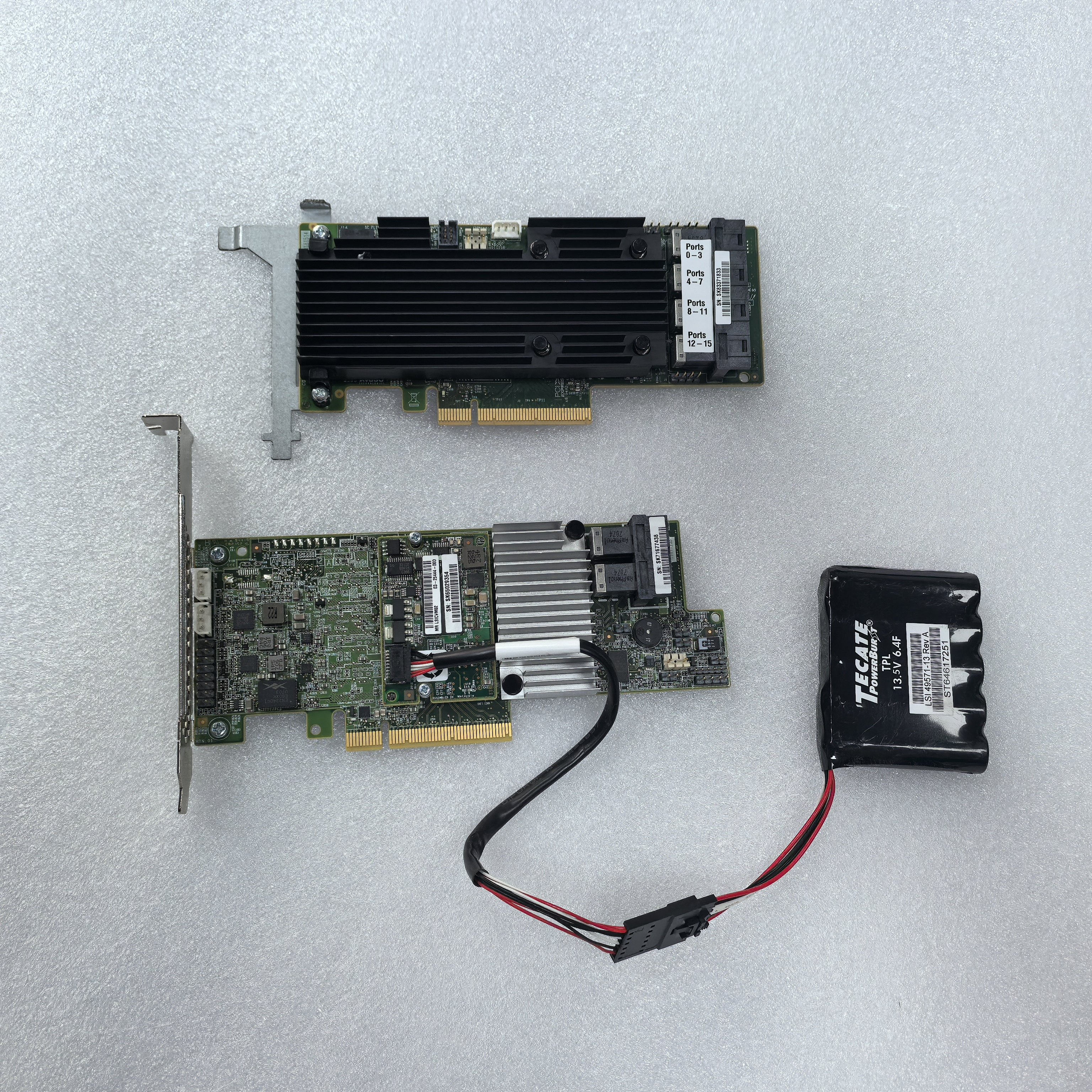 การ์ดอาร์เรย์ดิสก์ Lsi รุ่น 9361-8I, 4I, 16I รองรับอัตรา 12Gb/s พร้อมแคช 1G และ 2G สำหรับการขยาย SATA