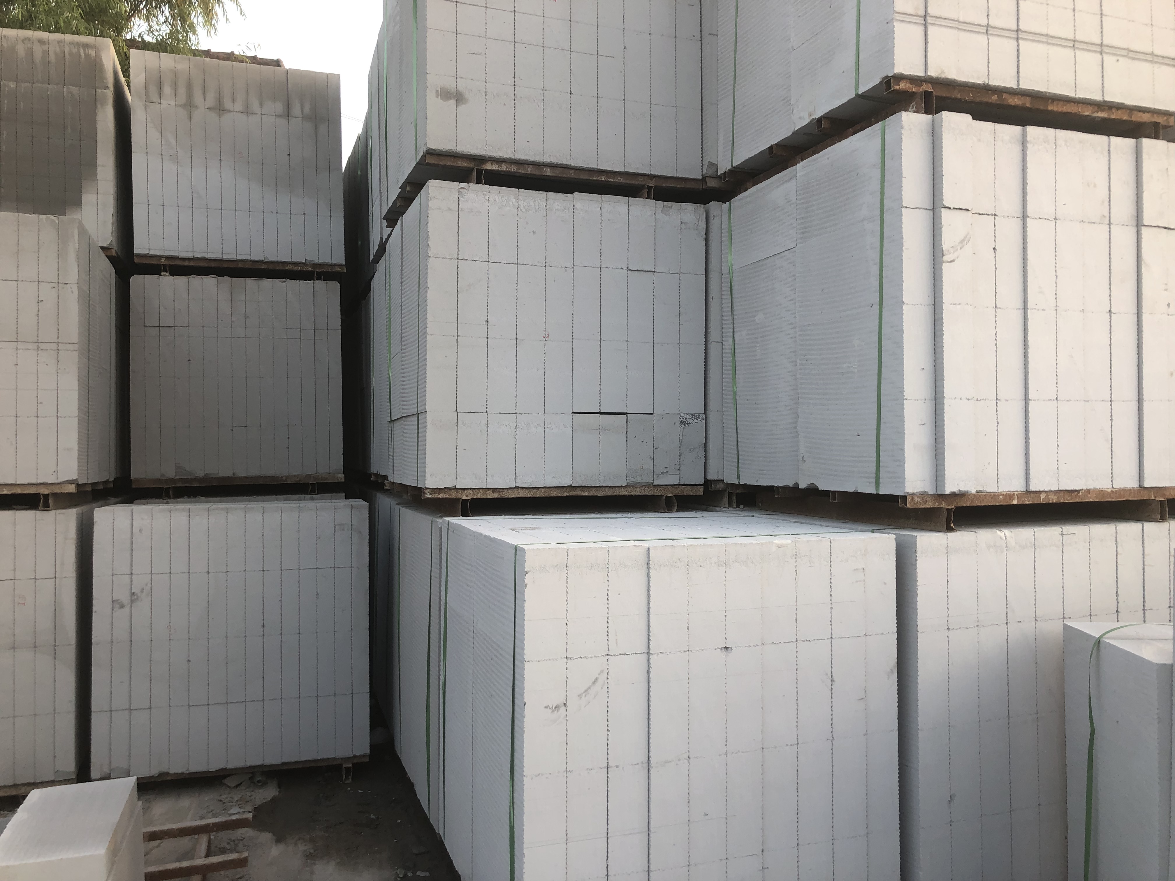 加气块混凝土砌块300x600x100：上海建材界的良心之选，免运费送上门！