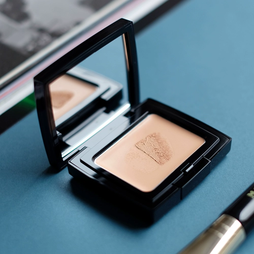 Питательный крем-пудра, тональный крем, база под макияж для ухода за кожей для жирной кожи, не оставляет следов, 4.5г, контроль жирного блеска