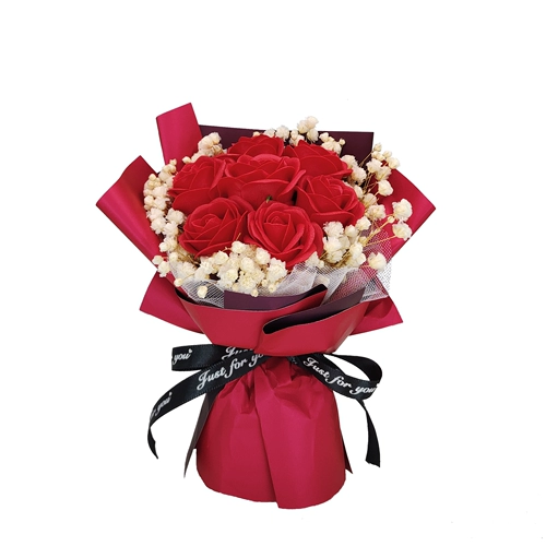 Маленькое свежее изысканное мыло в форме цветка с розой в составе