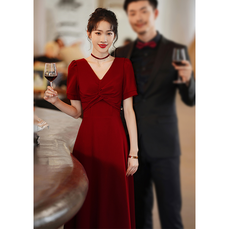  Long, burgundy, mid-length, with short sleeve+M   + $0.31 