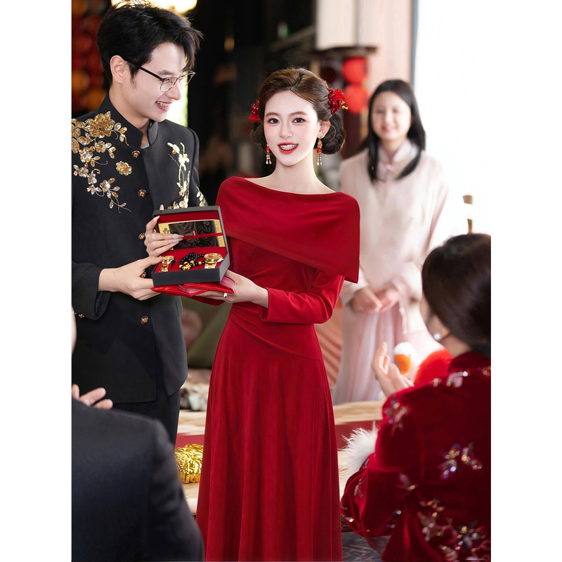 French-Style Elegant Engagement Dress, Can Be Worn Casually, Red Dress for the Wedding Day, Bride's Casual Attire, Toast Dress