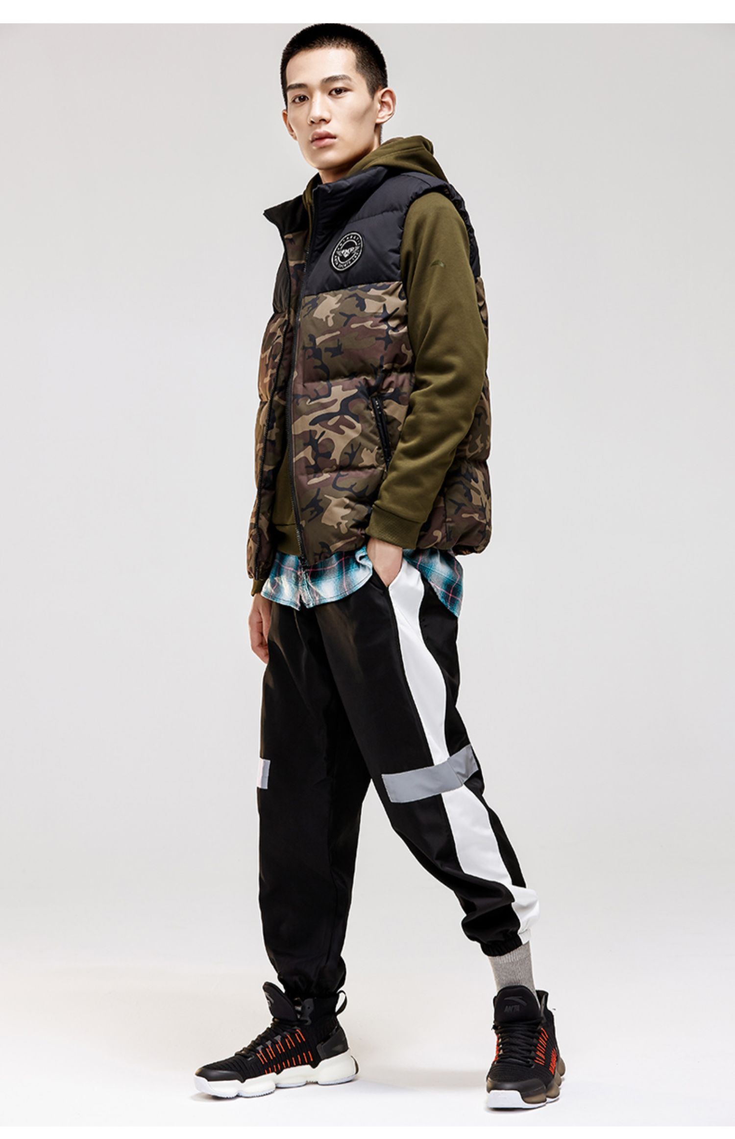 Anta down vest nam ngắn trùm đầu ấm áp áo gió cotton quần áo 2019 mùa đông mới áo khoác giản dị - Áo thể thao áo khoác sát nách nam