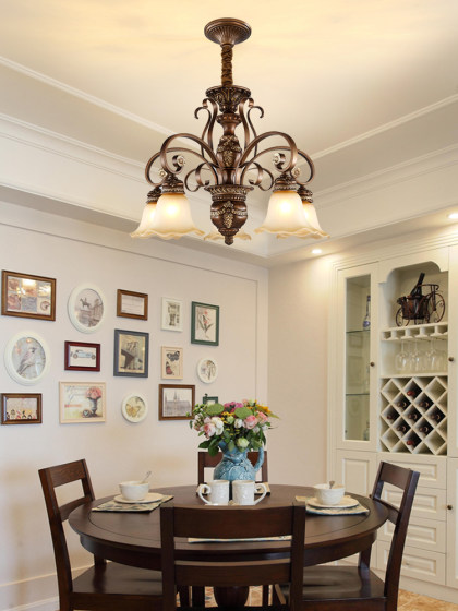 American-Style Chandelier for Living Room, Vintage Luxury Villa Dining Room, Simple European-Style Hall, European-Style Antique Iron Art Resin Bedroom Lighting Fixtures