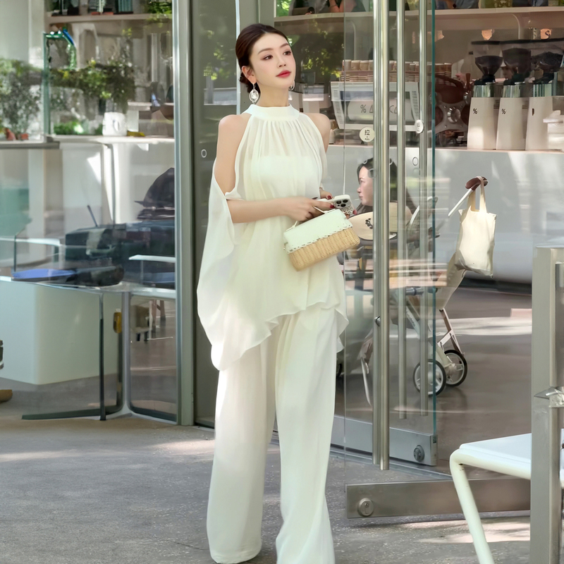 French-Style Elegant Halter Neck Off-Shoulder Top + Wide-Leg Pants Set for Women, New Summer Slimming Two-Piece Trendy Outfit French-Style Elegant Halter Neck Off-Shoulder Top + Wide-Leg Pants Set for Women, New Summer Slimming Two-Piece Trendy Outfit