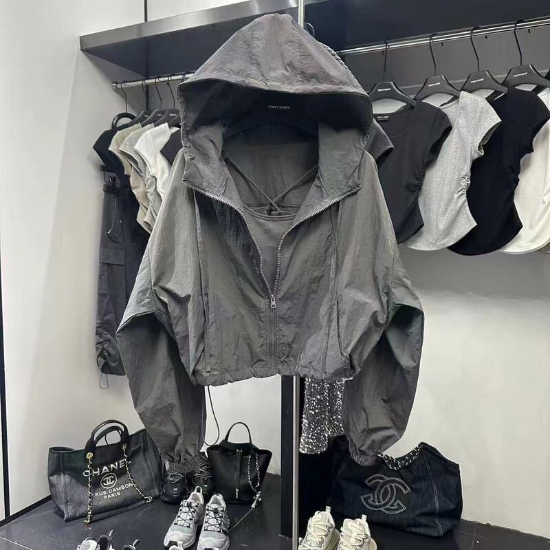 This Year's Popular Korean-Style Casual Hooded Short Jacket for Women, Loose Zipper Jacket, Gray Thin Breathable Sun Protection Clothing