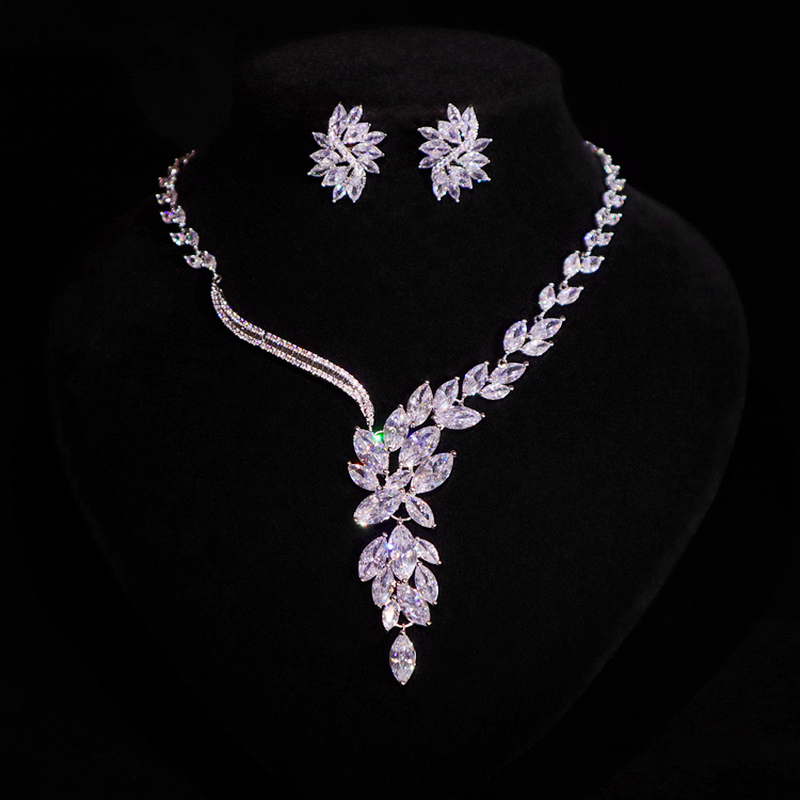 Yumeijia High-End Luxury Necklace and Earrings Set for Brides, Deep V-Neck Wedding Dress Accessories, Evening Performance Accessories