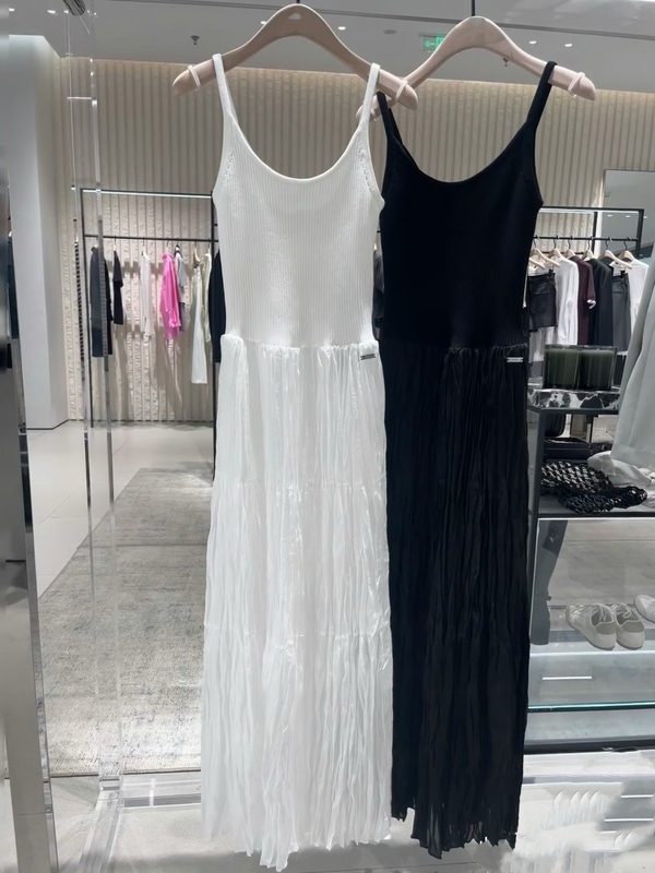 [Same Style as Qin Lan] Authentic Long Dress 2025 Summer New Product Textured Ruched Spaghetti Strap Dress Mbe2Drs009